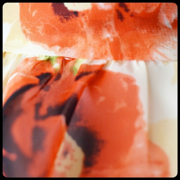 Floral Top - Picture 7 of 8